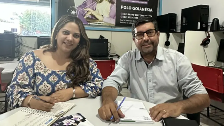 Com apoio do Sebrae, casal de Goianésia empreende no Ensino Superior e amplia atuação Com apoio do Sebrae, casal de Goianésia empreende no Ensino Superior e amplia atuação