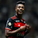 Bruno Henrique é relacionado para jogo do Flamengo pelo Brasileiro