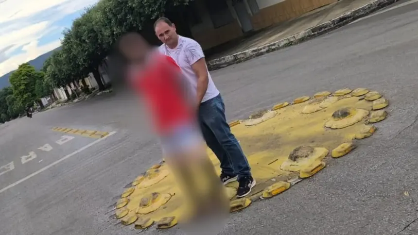 Mãe denuncia filho agressivo e usuário de drogas à polícia de Goianésia Mãe denuncia filho agressivo e usuário de drogas à polícia de Goianésia