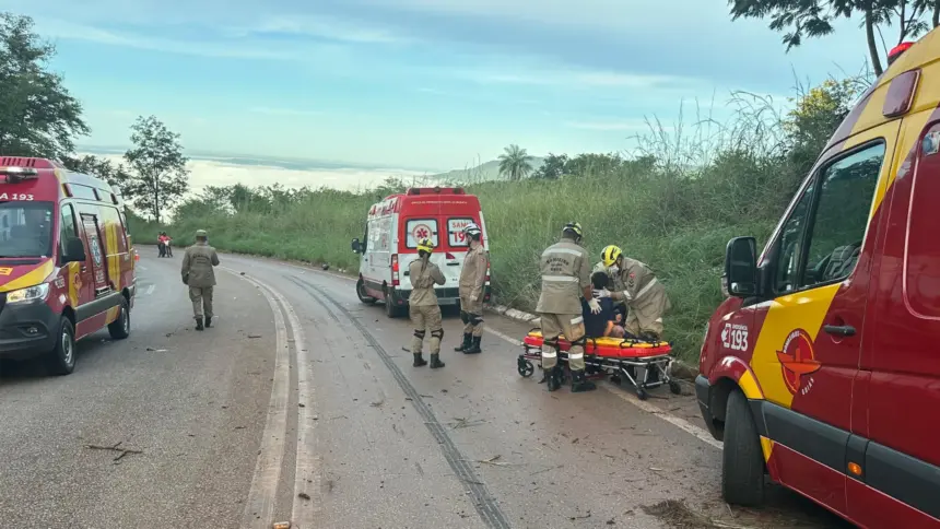Urgente: Grave acidente de trânsito na Serra da Usina deixa 3 pessoas feridas
