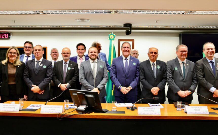 Câmara debate criação do Dia Nacional do Associativismo e destaca impacto do modelo na economia brasileira Câmara debate criação do Dia Nacional do Associativismo e destaca impacto do modelo na economia brasileira
