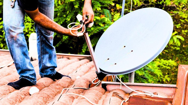 TV digital: ampliada distribuição de kits de antenas, via satélite, para 323 municípios TV digital: ampliada distribuição de kits de antenas, via satélite, para 323 municípios