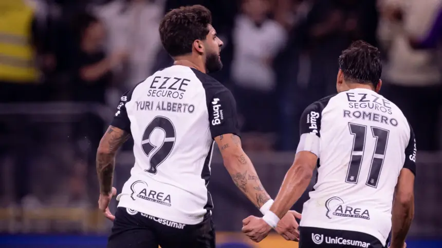 Corinthians sofre com o VAR, mas vence o Inter de virada com hat-trick de Yuri Alberto