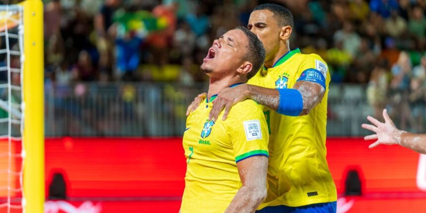 Copa do Mundo de beach soccer: Brasil goleia Omã por 11 a 1 Copa do Mundo de beach soccer: Brasil goleia Omã por 11 a 1