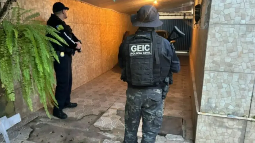 Polícia Civil desmonta esquema de venda de históricos escolares falsos Polícia Civil desmonta esquema de venda de históricos escolares falsos
