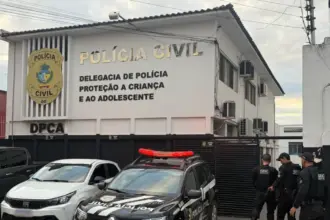 Polícia prende homem por estuprar criança durante festa de família