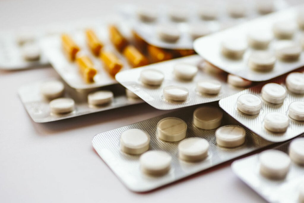 Veja os riscos do uso excessivo de medicamentos por idosos Veja os riscos do uso excessivo de medicamentos por idosos