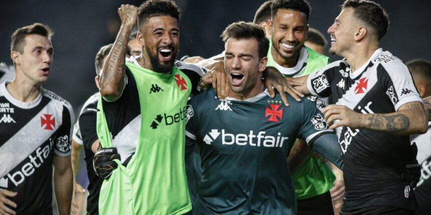 Léo Jardim salva e Vasco elimina o Operário-PR na Copa do Brasil; Grêmio é eliminado Léo Jardim salva e Vasco elimina o Operário-PR na Copa do Brasil; Grêmio é eliminado