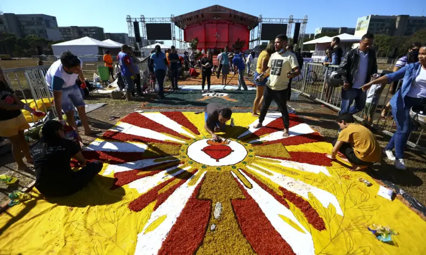 Corpus Christi: feriado ou ponto facultativo? Veja as capitais que decretaram feriado Corpus Christi: feriado ou ponto facultativo? Veja as capitais que decretaram feriado