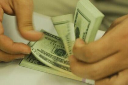 Dólar fecha último pregão em queda de 0,04%, a R$ 5,50