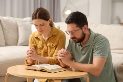 5 orações para proteger e fortalecer o relacionamento amoroso 
