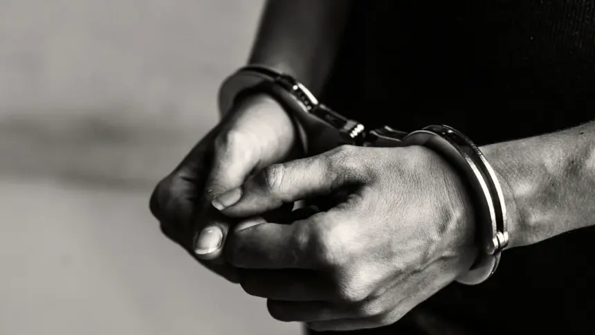 Madrasta é presa em flagrante por maus-tratos contra criança de 9 anos em Goianésia Madrasta é presa em flagrante por maus-tratos contra criança de 9 anos em Goianésia