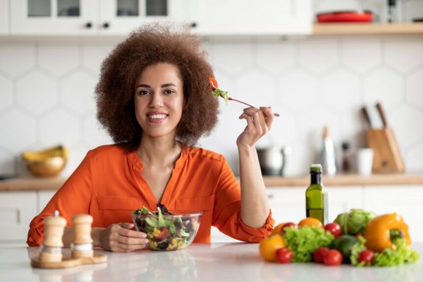 10 alimentos aliados da saúde feminina após os 40 anos 10 alimentos aliados da saúde feminina após os 40 anos