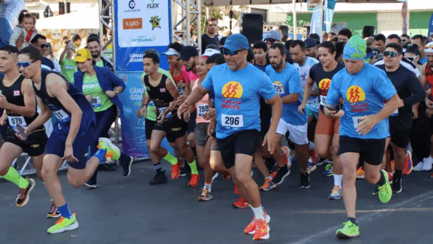 1ª Corrida do Legislativo reúne centenas de pessoas no centro de Goianésia 1ª Corrida do Legislativo reúne centenas de pessoas no centro de Goianésia