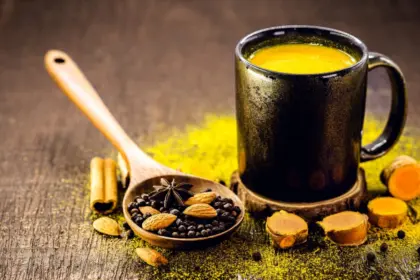 7 bebidas quentes detox para os dias frios