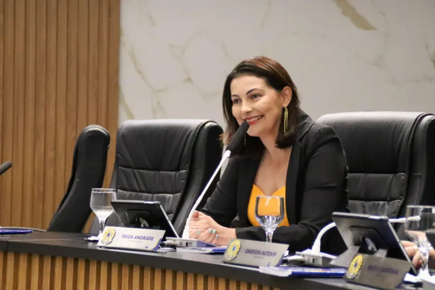 Vereadora Taíza Andrade solicita intervenção no trânsito na Rua 34, Setor Oeste Vereadora Taíza Andrade solicita intervenção no trânsito na Rua 34, Setor Oeste