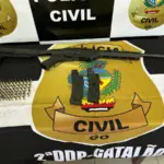 PCGO cumpre mandado de busca e apreensão em fazenda e apreende arma de fogo e munições, em Catalão