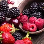 5 benefícios das frutas vermelhas para a saúde