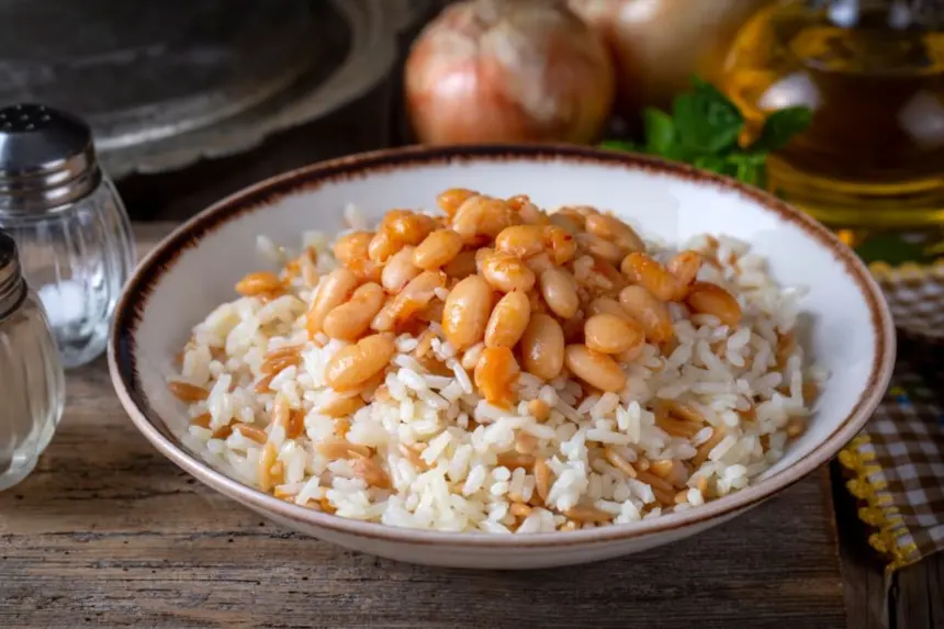 6 motivos para comer arroz e feijão juntos