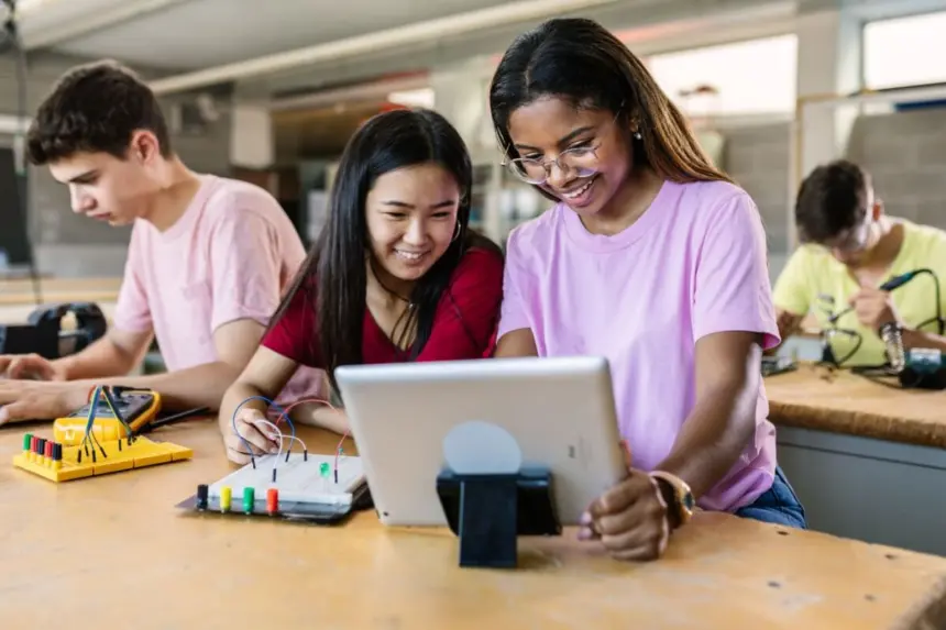 5 aprendizados valiosos que a robótica oferece aos jovens