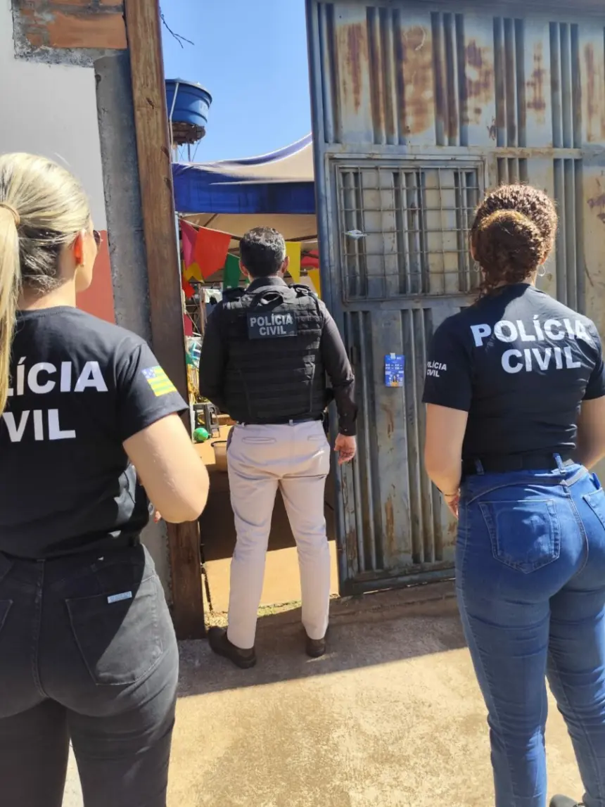 Polícia Civil recupera modens com investigado que se passava por técnico de empresa de telefonia para furtar aparelhos Polícia Civil recupera modens com investigado que se passava por técnico de empresa de telefonia para furtar aparelhos