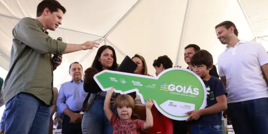 Daniel Vilela entrega casas a custo zero, restauração de rodovia e quadra poliesportiva em Anicuns – Vice-Governadoria Daniel Vilela entrega casas a custo zero, restauração de rodovia e quadra poliesportiva em Anicuns – Vice-Governadoria