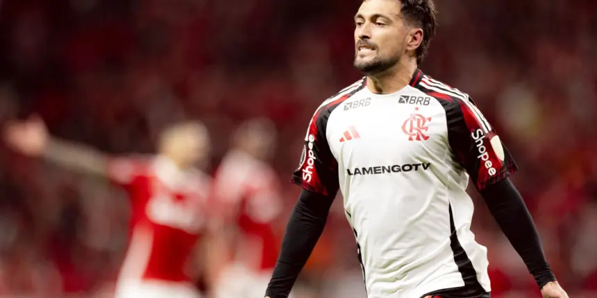 Flamengo vence Inter e avança às quartas da Libertadores após atraso por papéis no Beira-Rio Flamengo vence Inter e avança às quartas da Libertadores após atraso por papéis no Beira-Rio