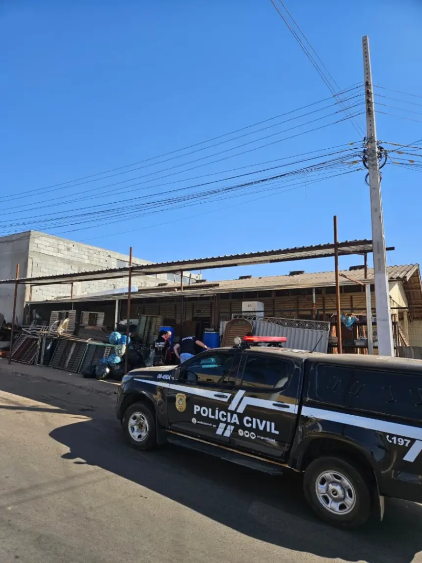 PCGO cumpre mandado de busca em ponto de reciclagem usado para receptação de cabos telefônicos furtados, em Caldas Novas PCGO cumpre mandado de busca em ponto de reciclagem usado para receptação de cabos telefônicos furtados, em Caldas Novas