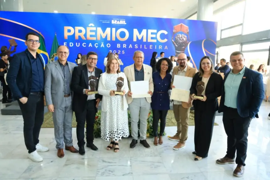 Rede estadual de Educação em Goiás recebe quatro prêmios e é reconhecida como a melhor do país – Portal Goiás Rede estadual de Educação em Goiás recebe quatro prêmios e é reconhecida como a melhor do país – Portal Goiás