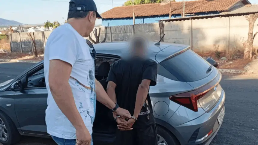 Homem é preso em Goianésia em cumprimento de mandado de prisão por furto Homem é preso em Goianésia em cumprimento de mandado de prisão por furto