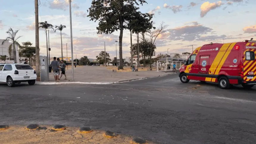 Mulher fica ferida ao se envolver em acidente nas proximidades da rodoviária de Goianésia Mulher fica ferida ao se envolver em acidente nas proximidades da rodoviária de Goianésia