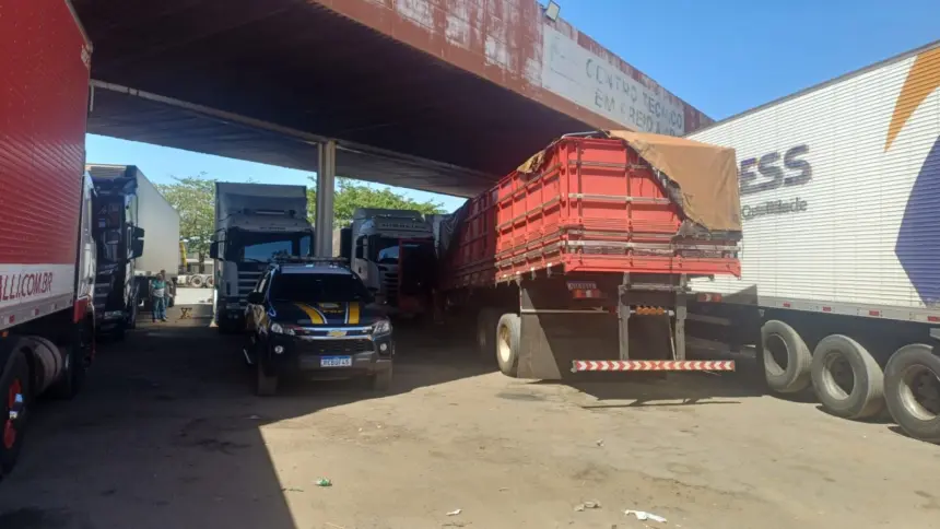 PRF desmantela quadrilha que furtava pneus de caminhões em Goiás PRF desmantela quadrilha que furtava pneus de caminhões em Goiás