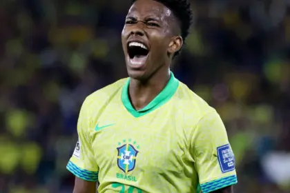 Brasil joga bem no Maracanã e derrota Chile pelas Eliminatórias