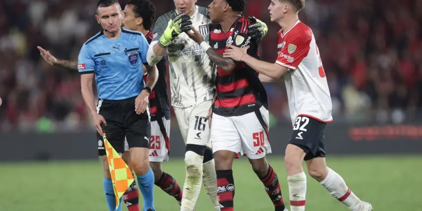 Conmebol anula 2º amarelo e libera Plata para defender o Flamengo Conmebol anula 2º amarelo e libera Plata para defender o Flamengo