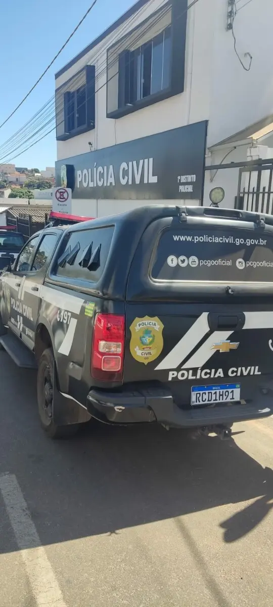 PCGO cumpre mandado de busca e apreensão e prende irmãos por furto de peças de veículos – Policia Civil do Estado de Goiás PCGO cumpre mandado de busca e apreensão e prende irmãos por furto de peças de veículos – Policia Civil do Estado de Goiás