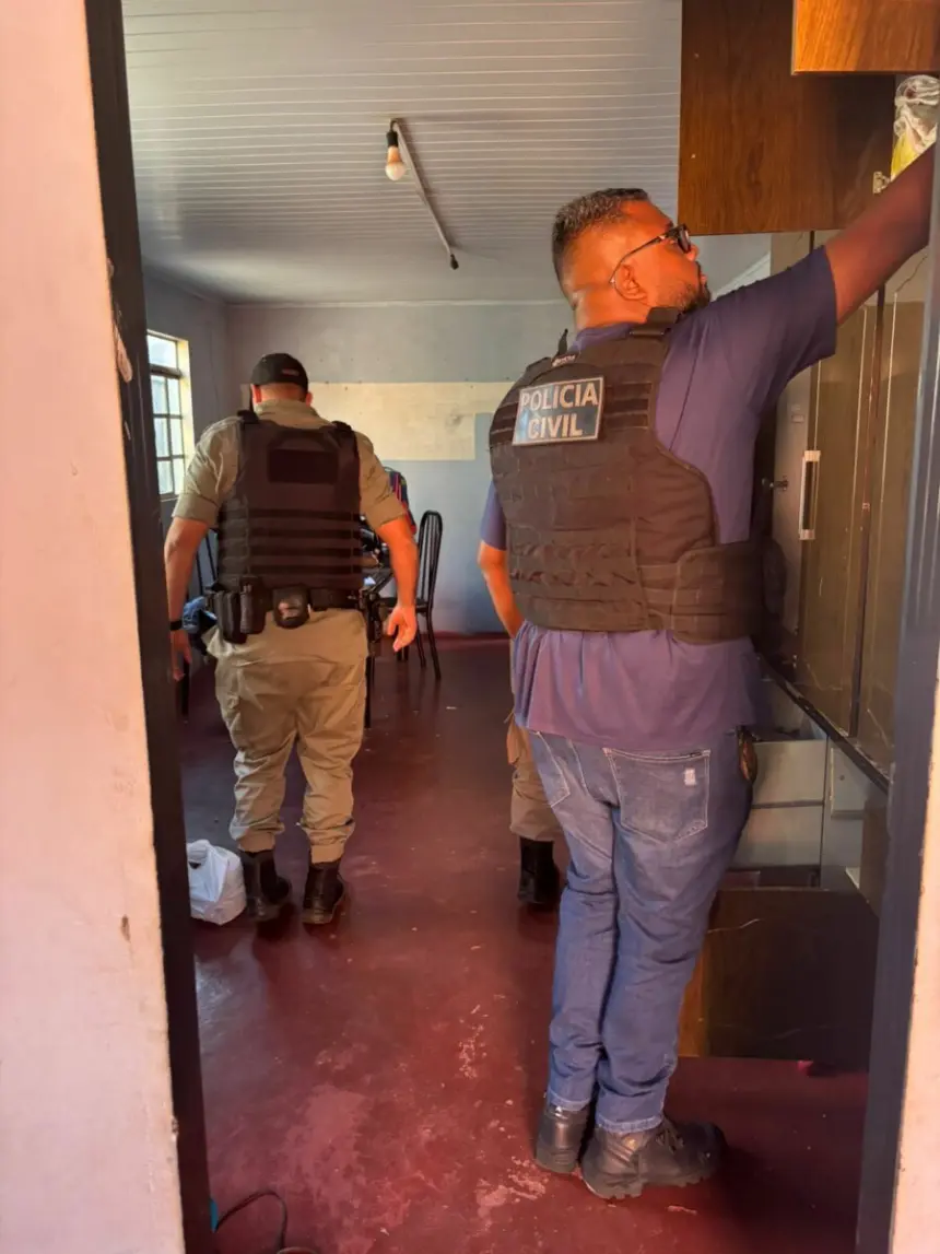 PCGO e PMGO apreendem drogas, celulares e dinheiro durante operação em Chapadão do Céu – Policia Civil do Estado de Goiás PCGO e PMGO apreendem drogas, celulares e dinheiro durante operação em Chapadão do Céu – Policia Civil do Estado de Goiás