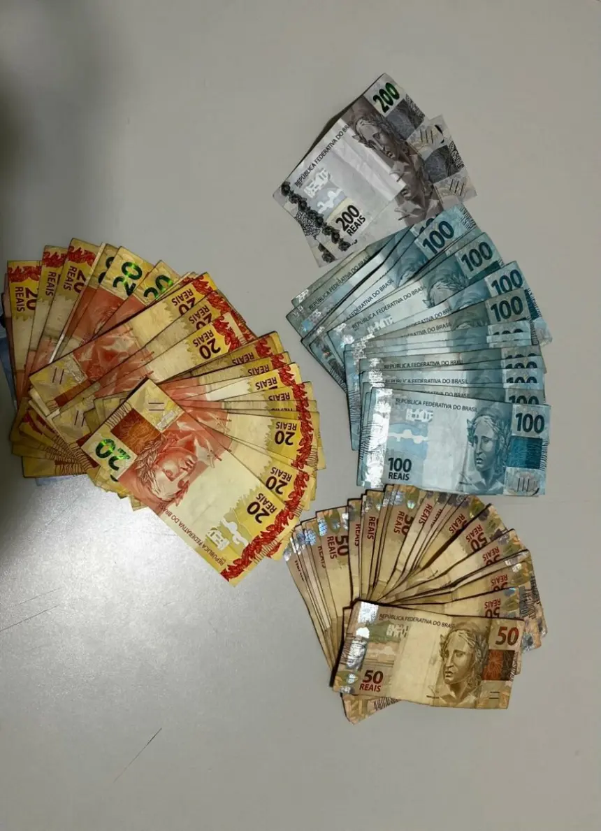 PCGO prende funcionária por furtar o caixa de posto de combustíveis e recupera dinheiro, em Palmeiras de Goiás PCGO prende funcionária por furtar o caixa de posto de combustíveis e recupera dinheiro, em Palmeiras de Goiás