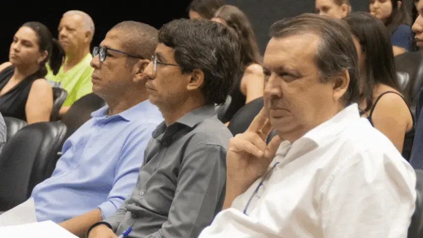 Capacitação para vereadores e assessores: palestra “Eu, Vereador” é realizada na Câmara Municipal Capacitação para vereadores e assessores: palestra “Eu, Vereador” é realizada na Câmara Municipal