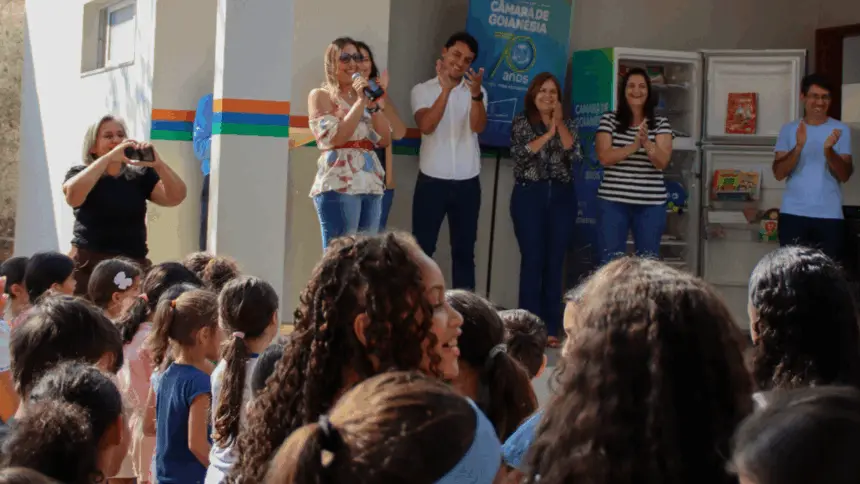 Gelateca Literária chega à escola municipal Magnólia Protásio Machado Gelateca Literária chega à escola municipal Magnólia Protásio Machado