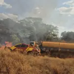 Incêndio em vegetação mobiliza bombeiros de Goianésia e caminhão pipa na zona rural de Vila Propício