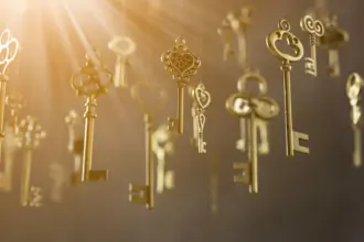 6 simpatias poderosas com chaves para abrir caminhos