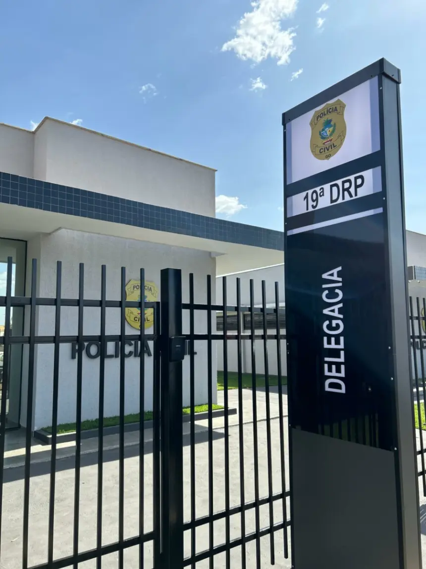 Polícia Civil cumpre mandado contra suspeito de gravações íntimas sem consentimento em Caldas Novas – Policia Civil do Estado de Goiás Polícia Civil cumpre mandado contra suspeito de gravações íntimas sem consentimento em Caldas Novas – Policia Civil do Estado de Goiás