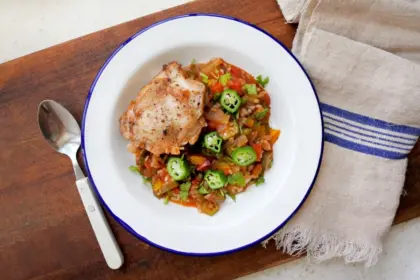 4 receitas fáceis com quiabo para variar no almoço ou no jantar