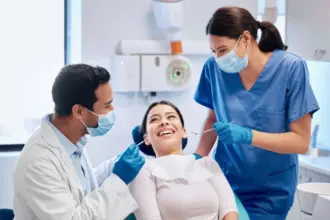 5 doenças sistêmicas que podem manifestar sinais sutis na boca