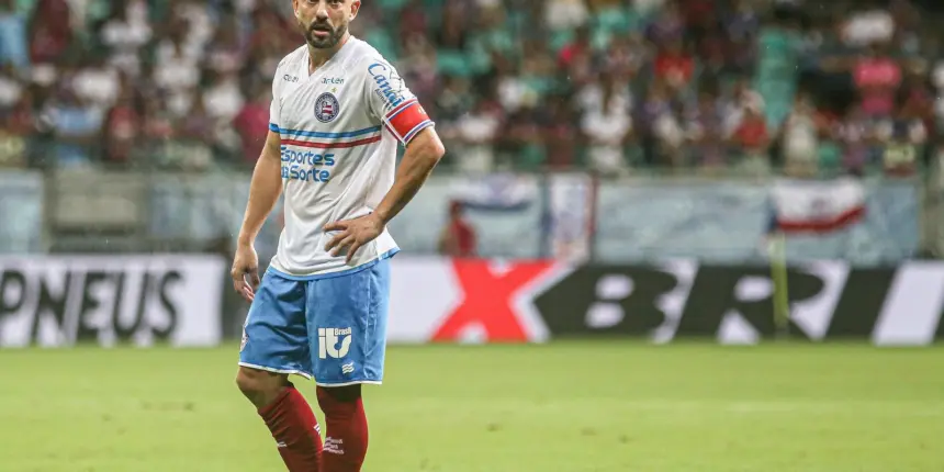 Everton Ribeiro passa por cirurgia de tireoide devido a um câncer Everton Ribeiro passa por cirurgia de tireoide devido a um câncer