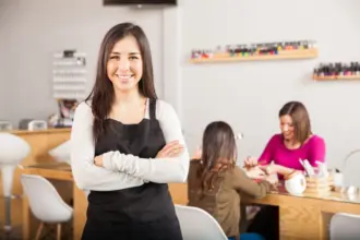 Veja como manicures e nail designers podem se destacar nas tendências de 2026