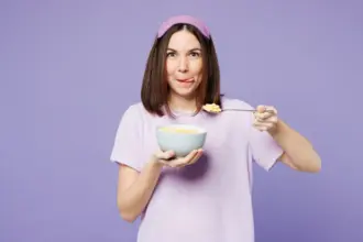Alimentação e sono: entenda como um interfere no outro
