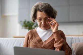 10 atitudes simples para manter a saúde dos olhos ao longo da vida