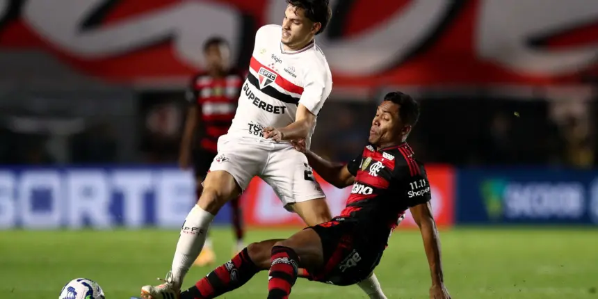 Brasileiro: São Paulo arranca empate e impede Fla de assumir liderança Brasileiro: São Paulo arranca empate e impede Fla de assumir liderança
