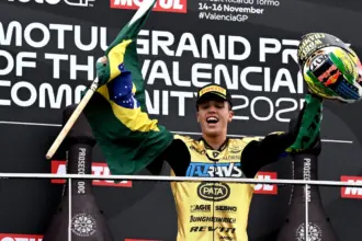 Diogo Moreira conquista Campeonato Mundial de Moto2